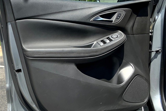 Vehicle image 24 of 33