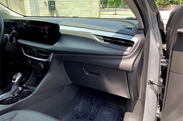 Vehicle image 20 of 33