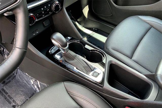 Vehicle image 23 of 33