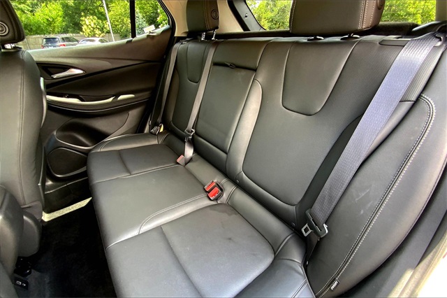 Vehicle image 11 of 33