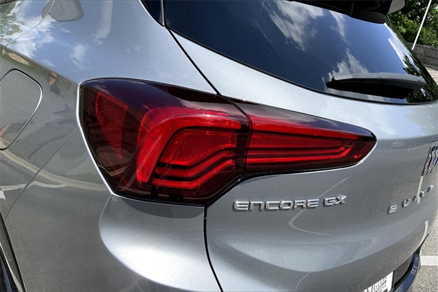 Vehicle image 26 of 33