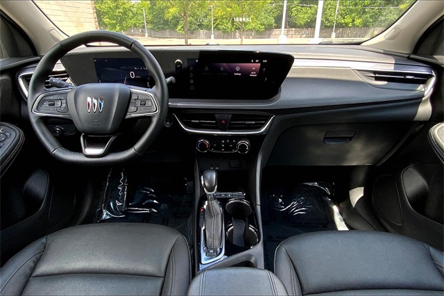 Vehicle image 17 of 33