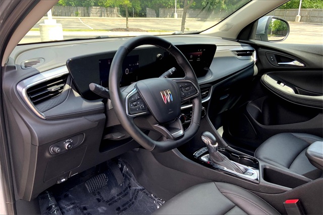 Vehicle image 16 of 33