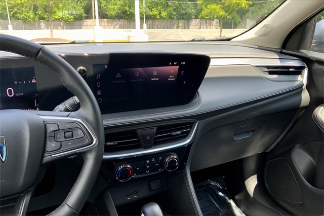Vehicle image 18 of 33