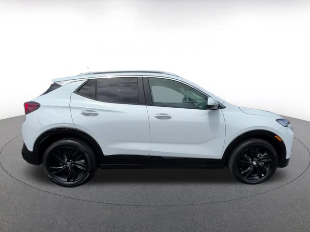 Vehicle image 7 of 46