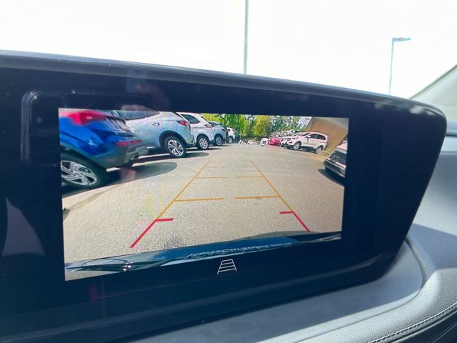 Vehicle image 17 of 46