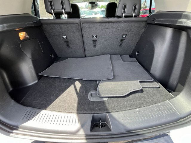 Vehicle image 31 of 46