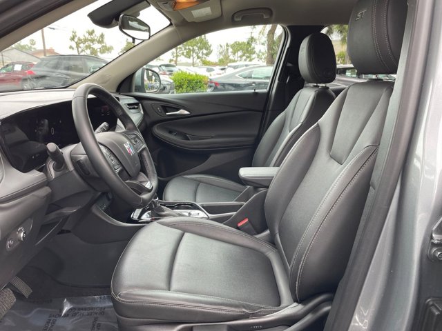 Vehicle image 27 of 46