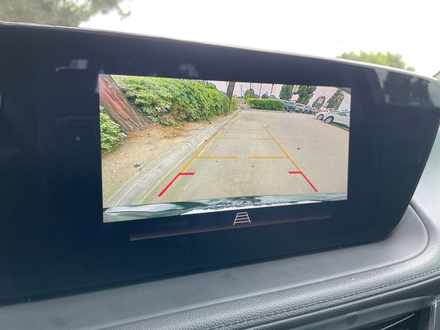 Vehicle image 17 of 46