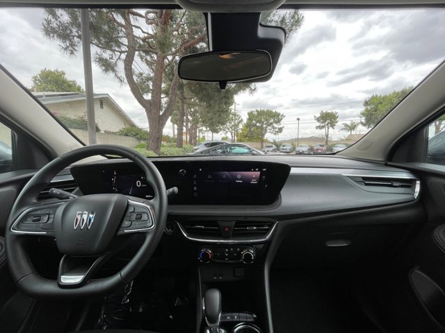 Vehicle image 33 of 46