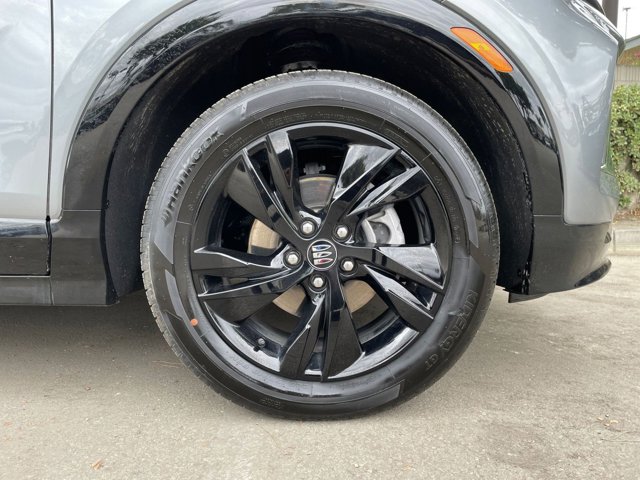 Vehicle image 30 of 46