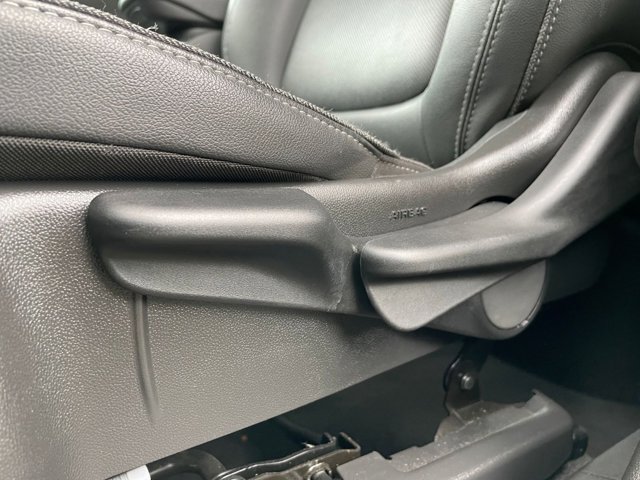 Vehicle image 23 of 46