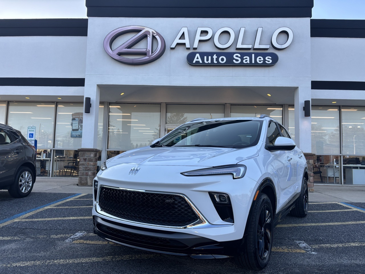 Vehicle image 5 of 19