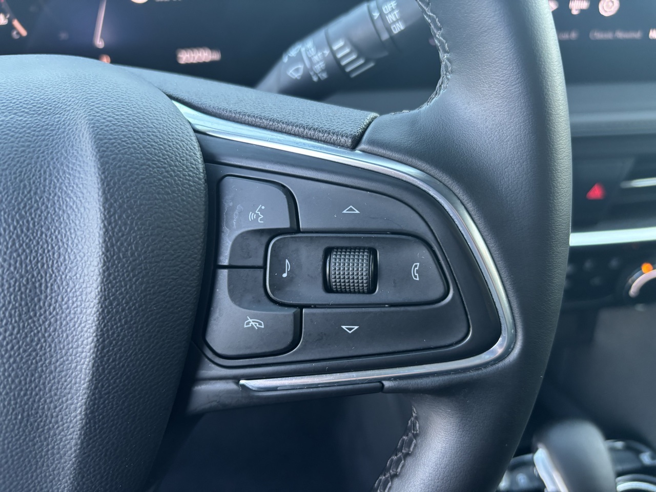 Vehicle image 11 of 19