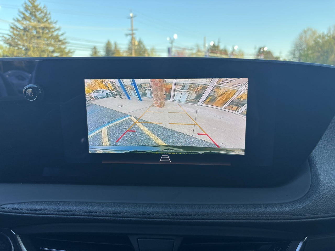 Vehicle image 17 of 19