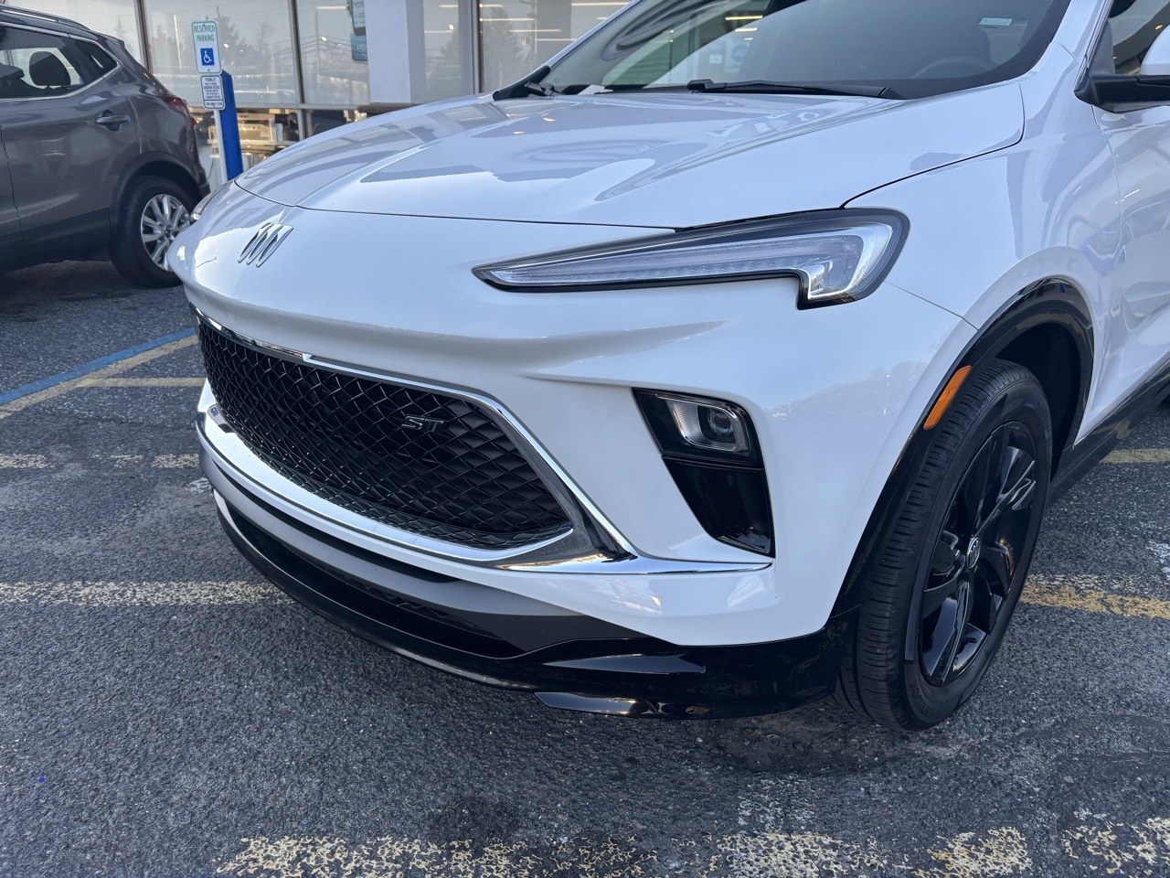 Vehicle image 7 of 19