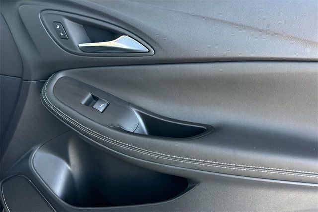 Vehicle image 21 of 35