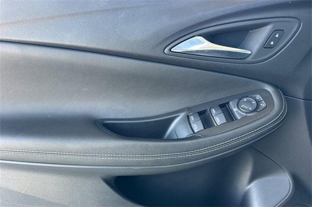 Vehicle image 11 of 35