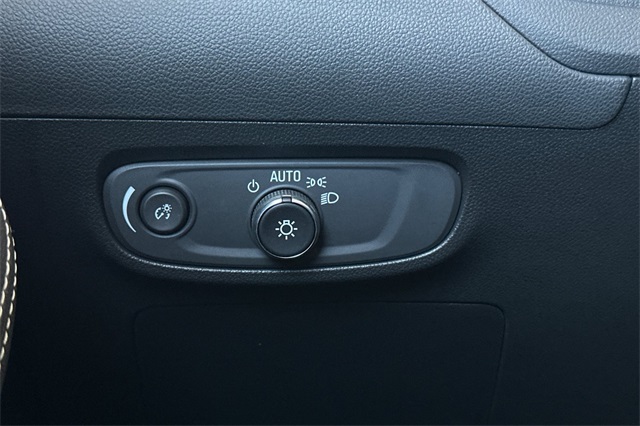 Vehicle image 32 of 35
