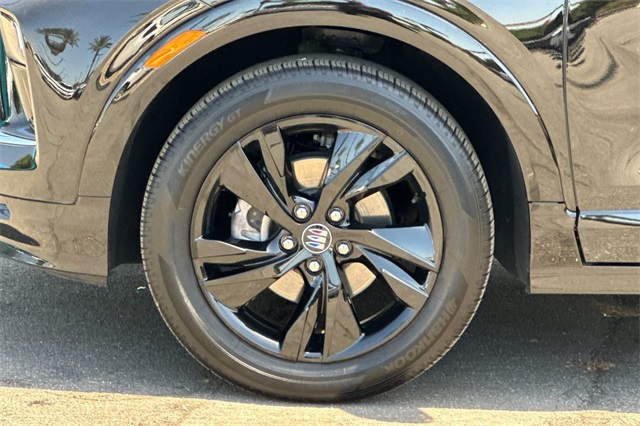 Vehicle image 33 of 35