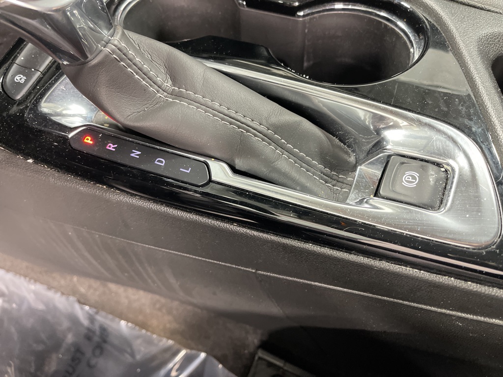 Vehicle image 13 of 34