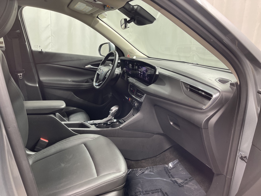 Vehicle image 25 of 34