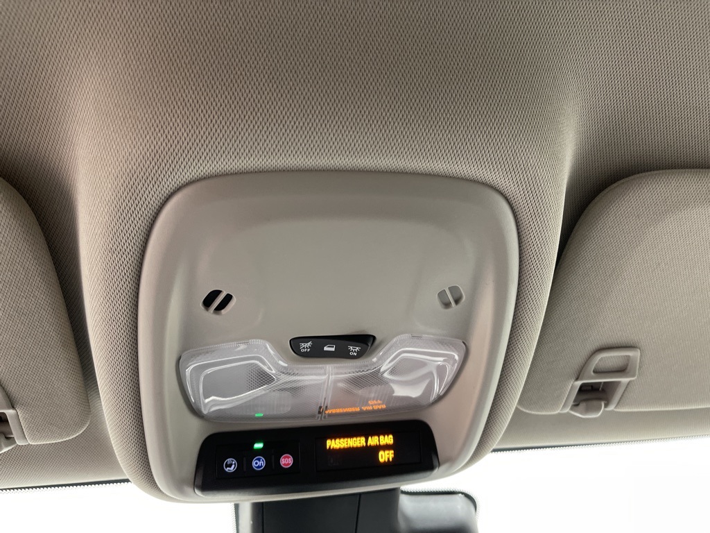 Vehicle image 8 of 34