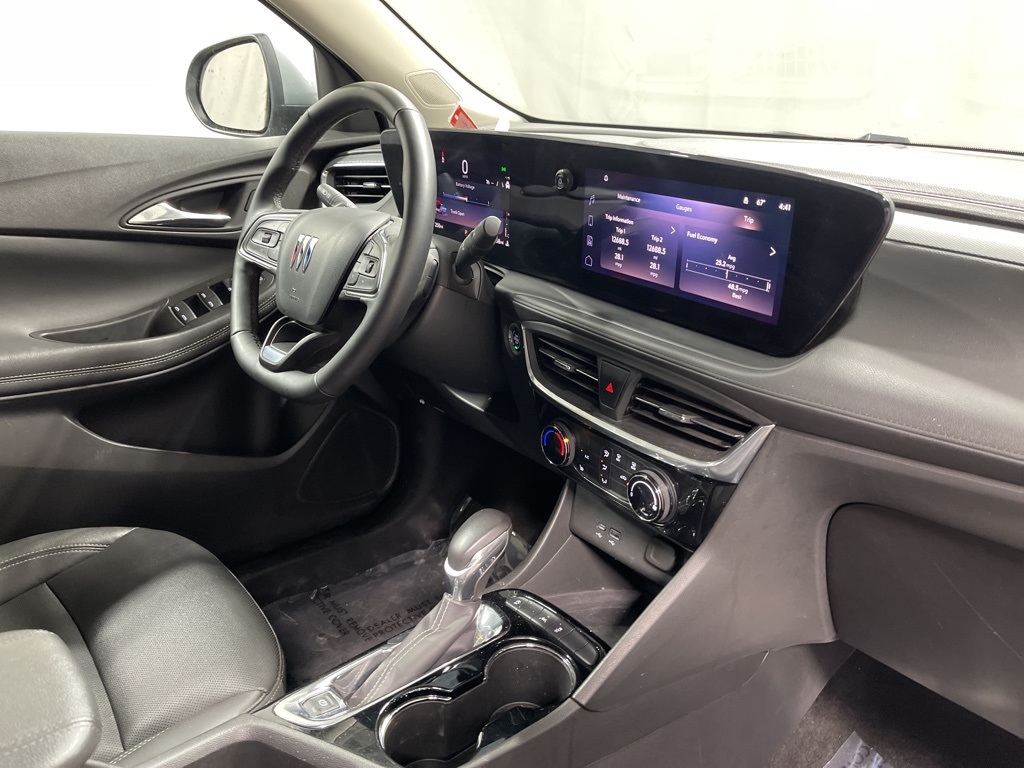 Vehicle image 26 of 34