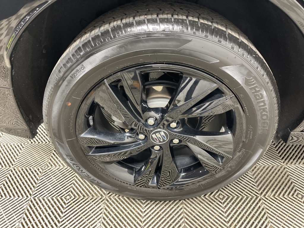 Vehicle image 33 of 34