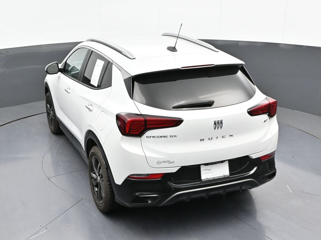 Vehicle image 21 of 32