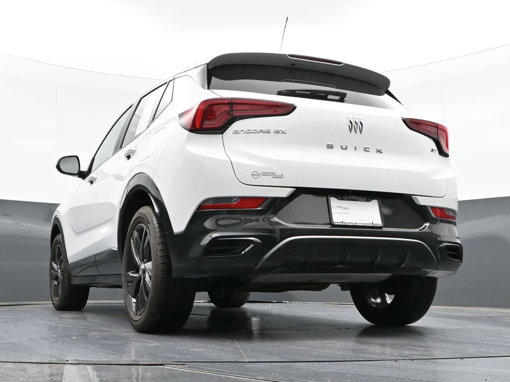 Vehicle image 19 of 32