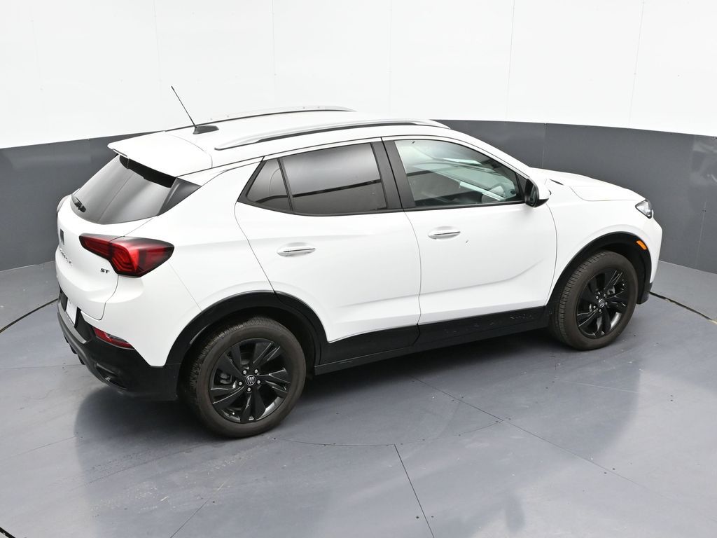 Vehicle image 11 of 32