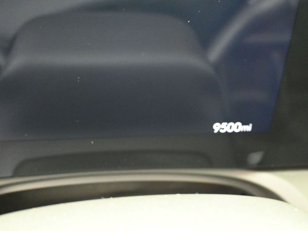 Vehicle image 29 of 32