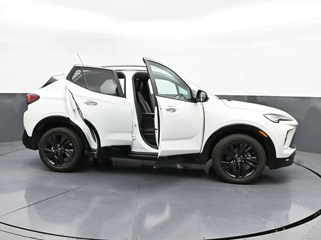 Vehicle image 7 of 32