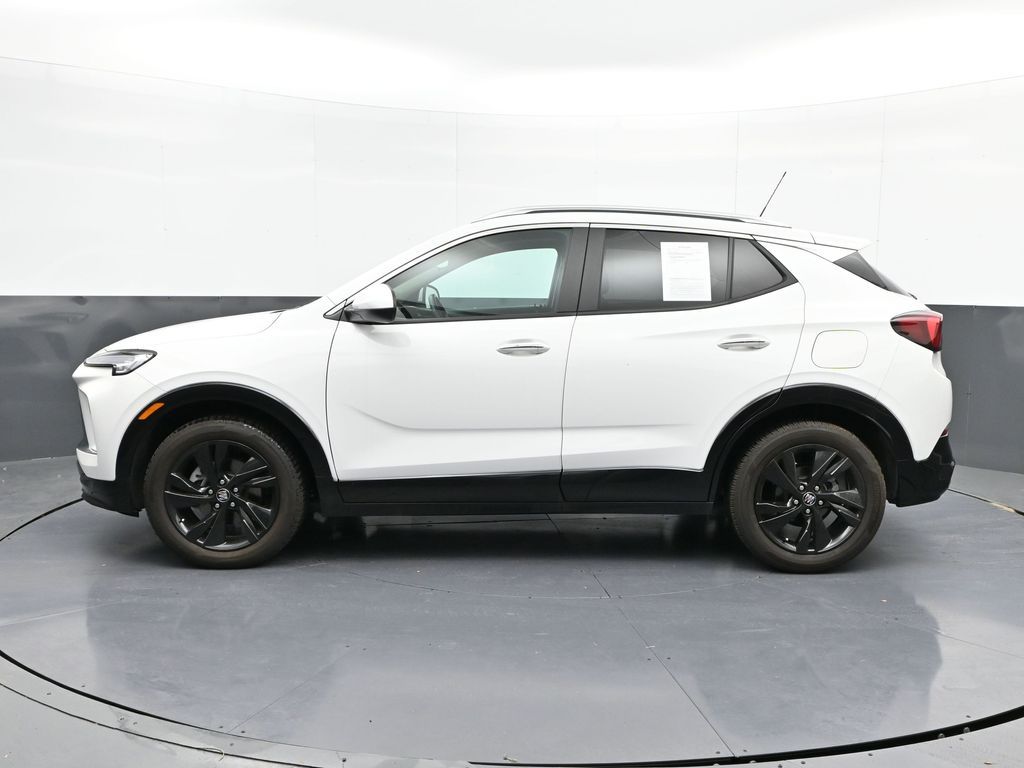 Vehicle image 26 of 32
