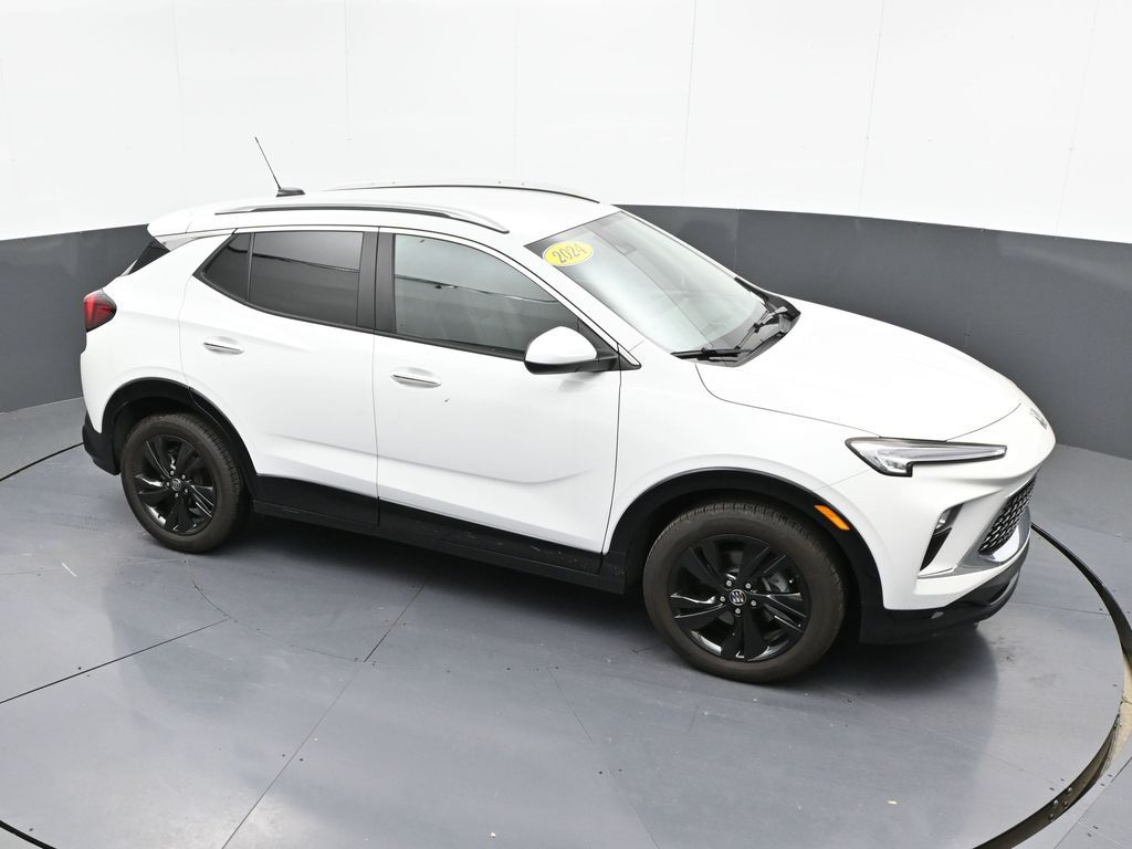 Vehicle image 8 of 32