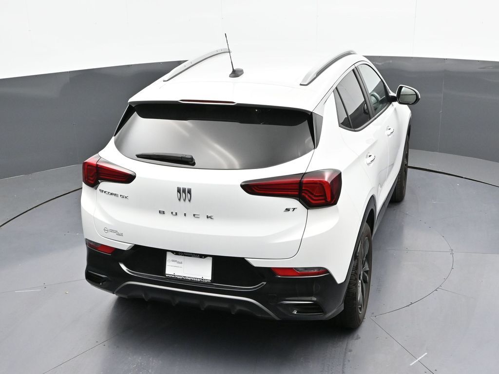 Vehicle image 12 of 32