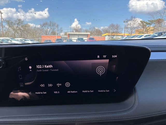 Vehicle image 21 of 44