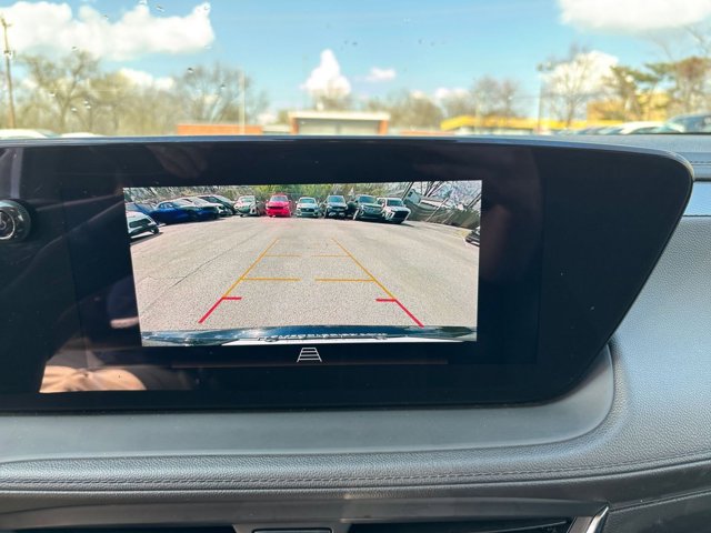 Vehicle image 17 of 44
