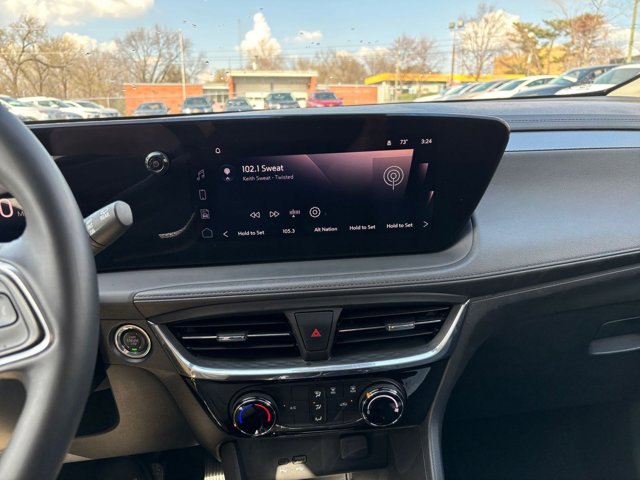Vehicle image 18 of 44