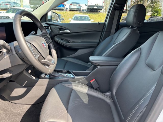 Vehicle image 24 of 44