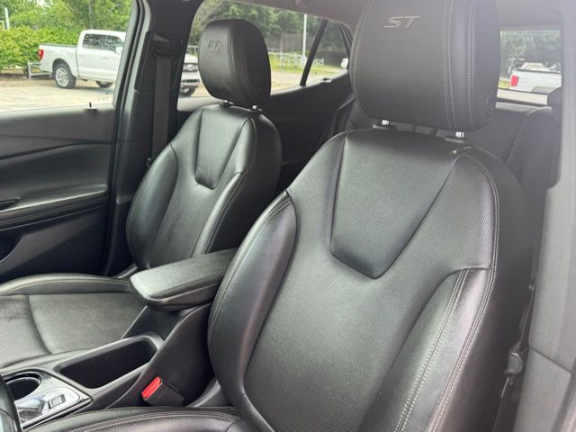 Vehicle image 13 of 46