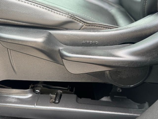 Vehicle image 34 of 46