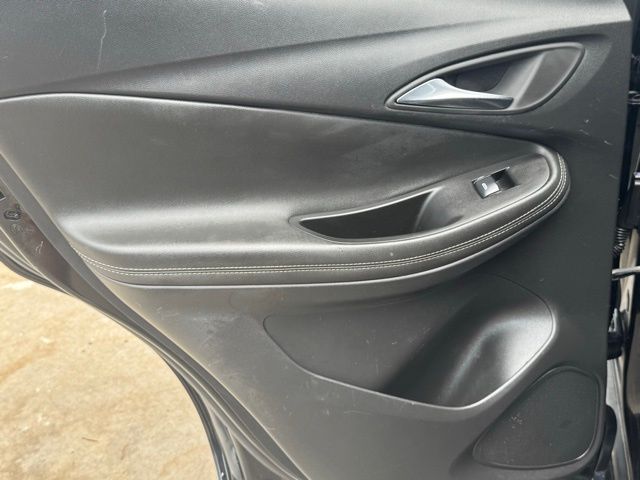 Vehicle image 31 of 46
