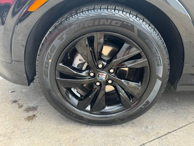 Vehicle image 11 of 46