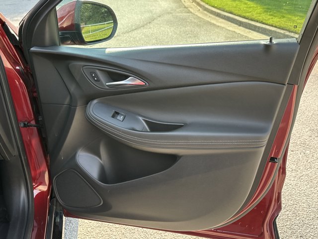 Vehicle image 26 of 34