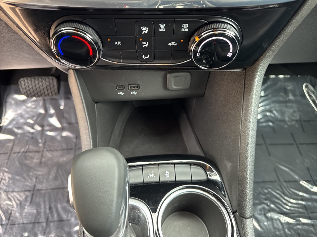 Vehicle image 26 of 33