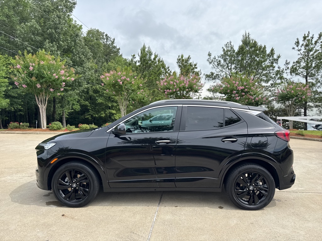 Vehicle image 8 of 33