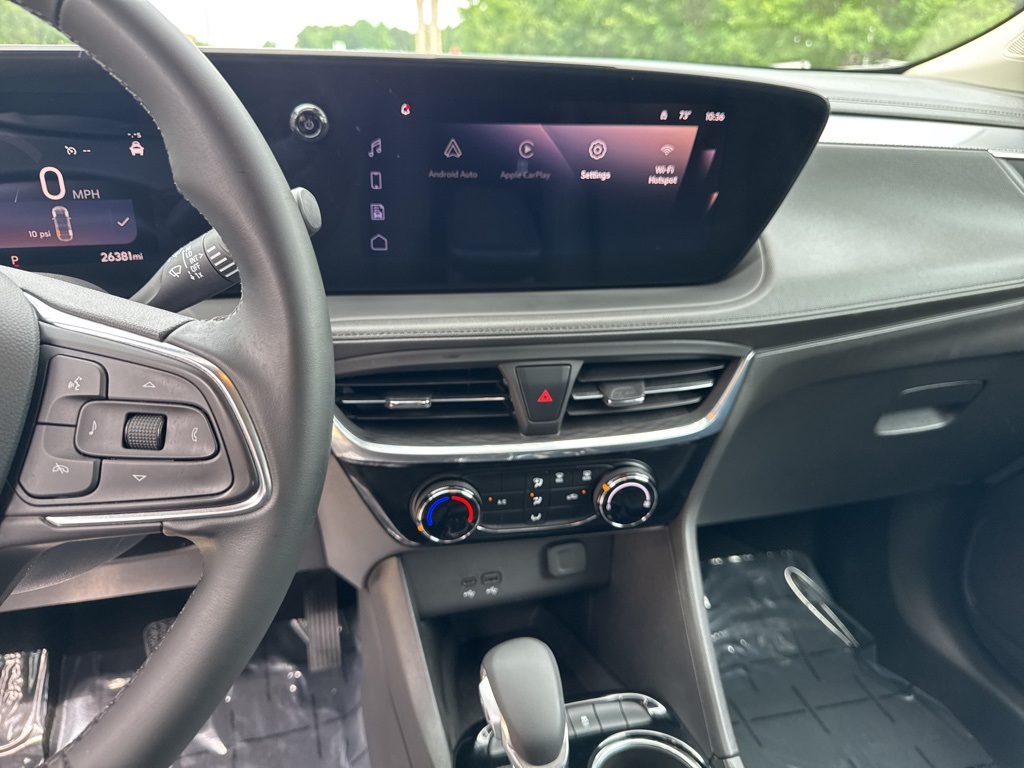 Vehicle image 23 of 33