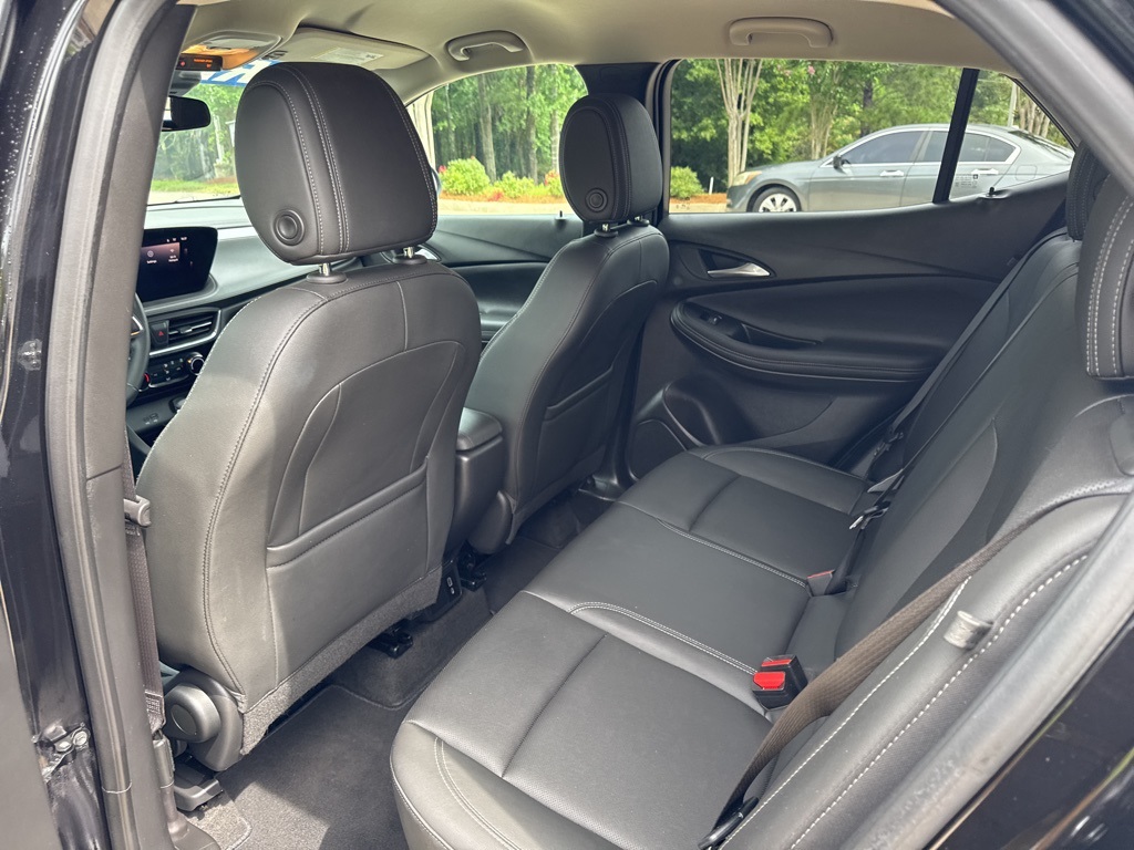 Vehicle image 31 of 33
